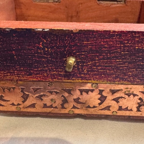 ⚡️Vintage Victorian Style Wooden Jewelry Box with Intricate Design ⚡️ - Picture 16 of 16